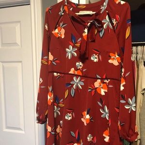 Red-floral Ambercrombie and Finch long sleeve